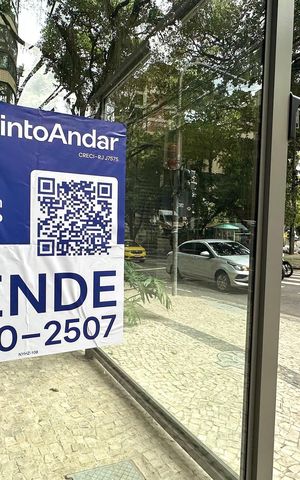 Apartamento à venda com 155m², 3 quartos e 2 vagas Apartamento à venda com 155m², 3 quartos e 2 vagasPlaca