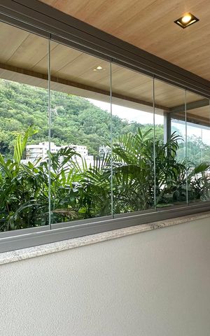 Apartamento à venda com 155m², 3 quartos e 2 vagas Apartamento à venda com 155m², 3 quartos e 2 vagasVaranda