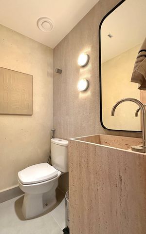Apartamento à venda com 155m², 3 quartos e 2 vagas Apartamento à venda com 155m², 3 quartos e 2 vagasLavabo