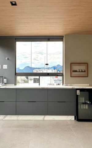 Apartamento à venda com 155m², 3 quartos e 2 vagas Apartamento à venda com 155m², 3 quartos e 2 vagasVaranda