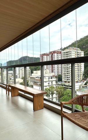 Apartamento à venda com 155m², 3 quartos e 2 vagas Apartamento à venda com 155m², 3 quartos e 2 vagasVaranda