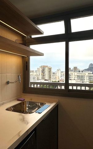 Apartamento à venda com 155m², 3 quartos e 2 vagas Apartamento à venda com 155m², 3 quartos e 2 vagasÁrea de serviço