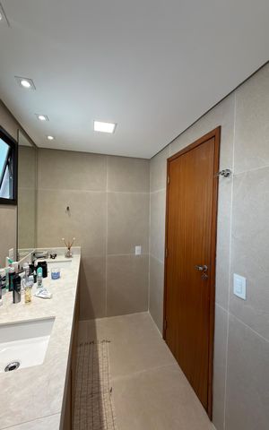 Apartamento para alugar com 185m², 4 quartos e 3 vagas Apartamento para alugar com 185m², 4 quartos e 3 vagasQuarto 1 - Suíte Banheiro