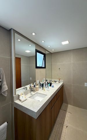 Apartamento para alugar com 185m², 4 quartos e 3 vagas Apartamento para alugar com 185m², 4 quartos e 3 vagasQuarto 1 - Suíte Banheiro