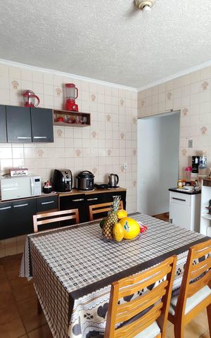 Casa à venda com 197m², 6 quartos e 2 vagas