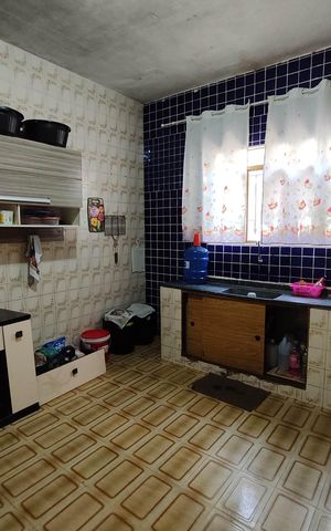 Casa à venda com 197m², 6 quartos e 2 vagas