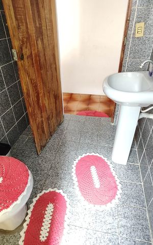 Casa à venda com 197m², 6 quartos e 2 vagas