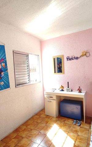 Casa à venda com 197m², 6 quartos e 2 vagas