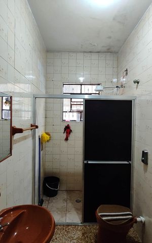 Casa à venda com 197m², 6 quartos e 2 vagas