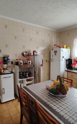 Casa à venda com 197m², 6 quartos e 2 vagas
