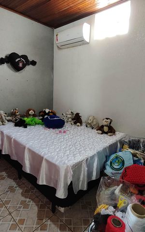 Casa à venda com 197m², 6 quartos e 2 vagas
