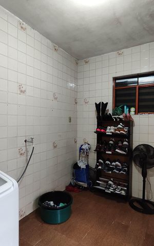Casa à venda com 197m², 6 quartos e 2 vagas