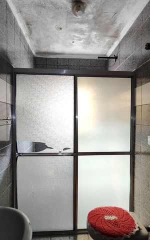 Casa à venda com 197m², 6 quartos e 2 vagas