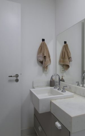 Apartamento à venda com 67m², 1 quarto e 2 vagasBanheiro da Suíte