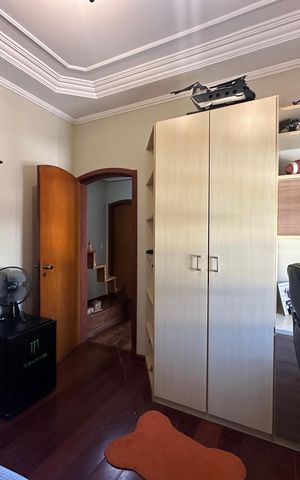 Casa à venda com 310m², 3 quartos e 10 vagas Casa à venda com 310m², 3 quartos e 10 vagasQuarto 1