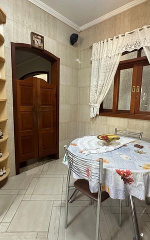 Casa à venda com 310m², 3 quartos e 10 vagas Casa à venda com 310m², 3 quartos e 10 vagasCozinha