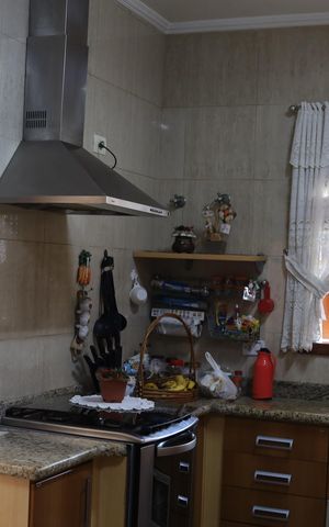 Casa à venda com 310m², 3 quartos e 10 vagas Casa à venda com 310m², 3 quartos e 10 vagasCozinha