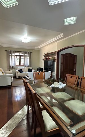 Casa à venda com 310m², 3 quartos e 10 vagas Casa à venda com 310m², 3 quartos e 10 vagasSala de Jantar