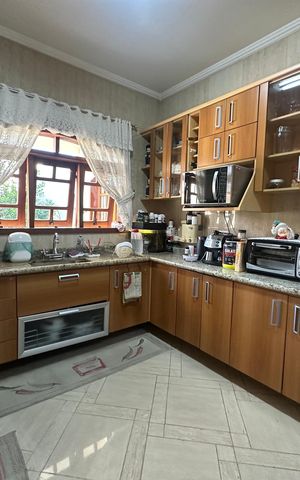 Casa à venda com 310m², 3 quartos e 10 vagas Casa à venda com 310m², 3 quartos e 10 vagasCozinha