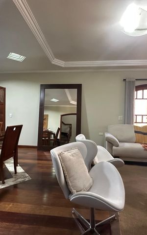Casa à venda com 310m², 3 quartos e 10 vagas Casa à venda com 310m², 3 quartos e 10 vagasSala