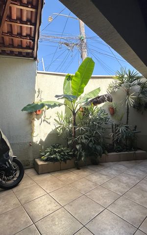 Casa à venda com 310m², 3 quartos e 10 vagas Casa à venda com 310m², 3 quartos e 10 vagasGaragem