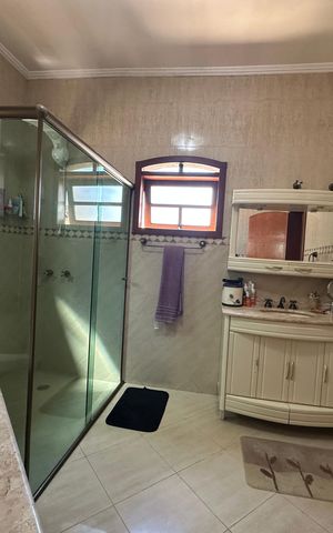 Casa à venda com 310m², 3 quartos e 10 vagas Casa à venda com 310m², 3 quartos e 10 vagasBanheiro da Suíte