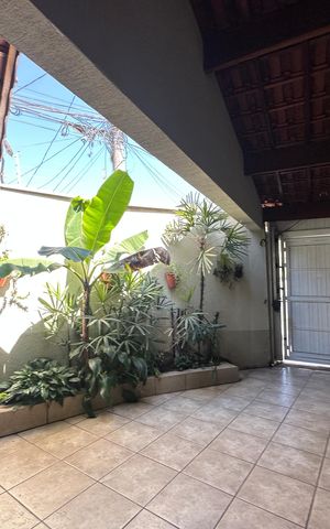 Casa à venda com 310m², 3 quartos e 10 vagas Casa à venda com 310m², 3 quartos e 10 vagasGaragem
