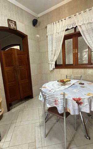 Casa à venda com 310m², 3 quartos e 10 vagas Casa à venda com 310m², 3 quartos e 10 vagasCozinha