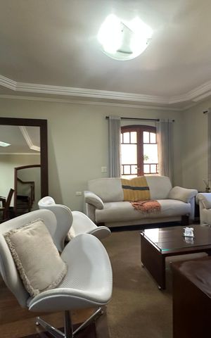 Casa à venda com 310m², 3 quartos e 10 vagas Casa à venda com 310m², 3 quartos e 10 vagasSala