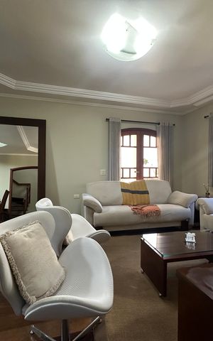 Casa à venda com 310m², 3 quartos e 10 vagas Casa à venda com 310m², 3 quartos e 10 vagasSala