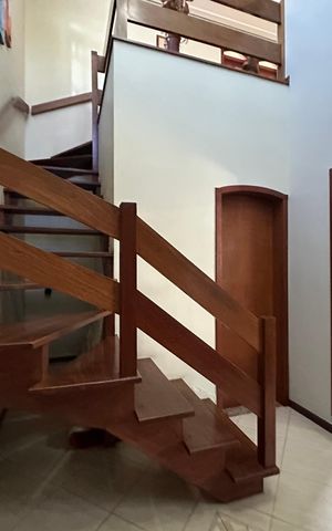 Casa à venda com 310m², 3 quartos e 10 vagas Casa à venda com 310m², 3 quartos e 10 vagasHall de entrada