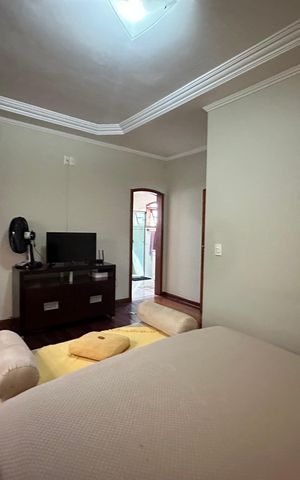 Casa à venda com 310m², 3 quartos e 10 vagas Casa à venda com 310m², 3 quartos e 10 vagasSuíte