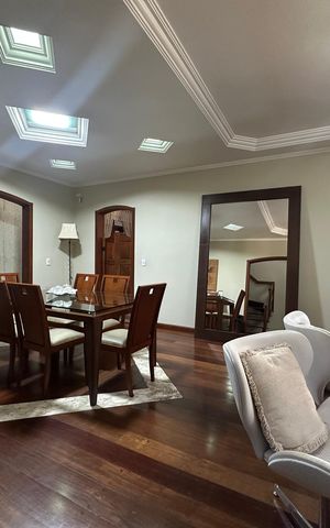 Casa à venda com 310m², 3 quartos e 10 vagas Casa à venda com 310m², 3 quartos e 10 vagasSala de Jantar