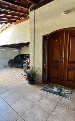 Casa à venda com 310m², 3 quartos e 10 vagas Casa à venda com 310m², 3 quartos e 10 vagasQuintal