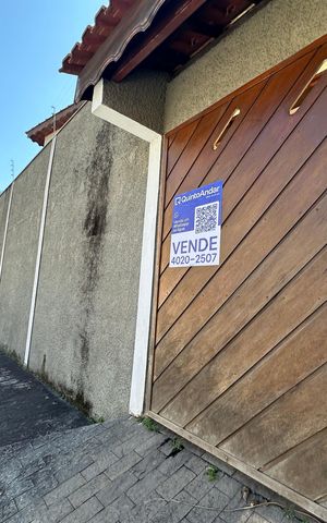 Casa à venda com 310m², 3 quartos e 10 vagas Casa à venda com 310m², 3 quartos e 10 vagasFachada