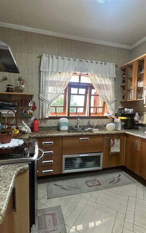 Casa à venda com 310m², 3 quartos e 10 vagas Casa à venda com 310m², 3 quartos e 10 vagasCozinha