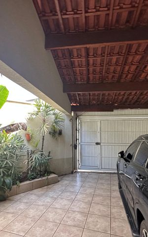 Casa à venda com 310m², 3 quartos e 10 vagas Casa à venda com 310m², 3 quartos e 10 vagasGaragem