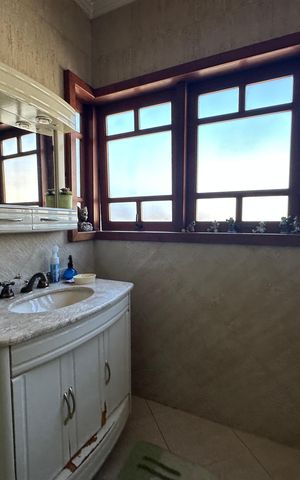 Casa à venda com 310m², 3 quartos e 10 vagas Casa à venda com 310m², 3 quartos e 10 vagasBanheiro Social