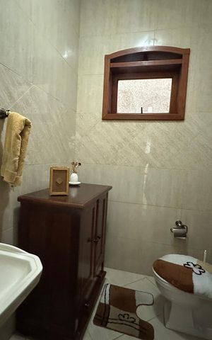 Casa à venda com 310m², 3 quartos e 10 vagas Casa à venda com 310m², 3 quartos e 10 vagasLavabo