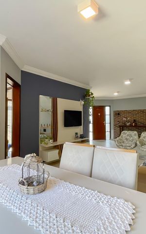 Casa à venda com 188m², 3 quartos e 2 vagas Casa à venda com 188m², 3 quartos e 2 vagasSala