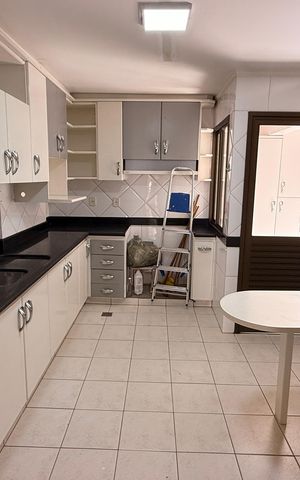 Apartamento à venda com 138m², 5 quartos e 2 vagasCozinha