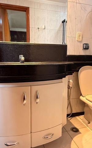 Apartamento à venda com 138m², 5 quartos e 2 vagasBanheiro da Suíte