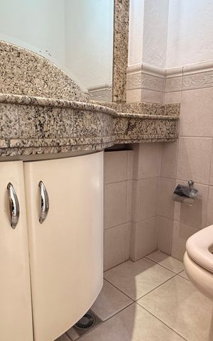 Apartamento à venda com 138m², 5 quartos e 2 vagasLavabo