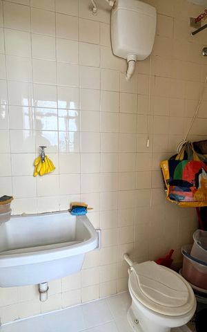 Apartamento para alugar com 96m², 4 quartos e 2 vagas Apartamento para alugar com 96m², 4 quartos e 2 vagasBanheiro de serviço