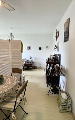Apartamento para alugar com 96m², 4 quartos e 2 vagas Apartamento para alugar com 96m², 4 quartos e 2 vagasDetalhe Sala