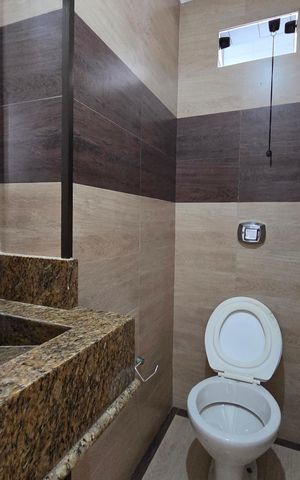Casa para alugar com 220m², 3 quartos e 2 vagas Casa para alugar com 220m², 3 quartos e 2 vagasBanheiro
