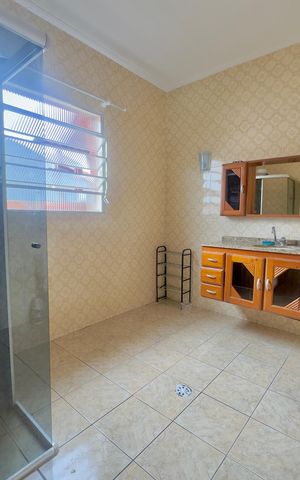 Casa para alugar com 90m², 2 quartos e sem vaga Casa para alugar com 90m², 2 quartos e sem vagaBanheiro