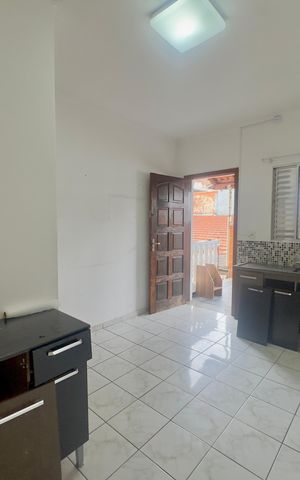 Casa para alugar com 90m², 2 quartos e sem vaga Casa para alugar com 90m², 2 quartos e sem vagaCozinha
