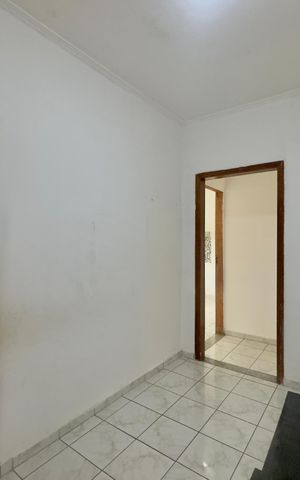 Casa para alugar com 90m², 2 quartos e sem vaga Casa para alugar com 90m², 2 quartos e sem vagaHall
