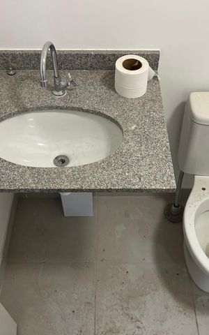 Apartamento à venda com 42m², 2 quartos e 1 vaga Apartamento à venda com 42m², 2 quartos e 1 vagaBanheiro